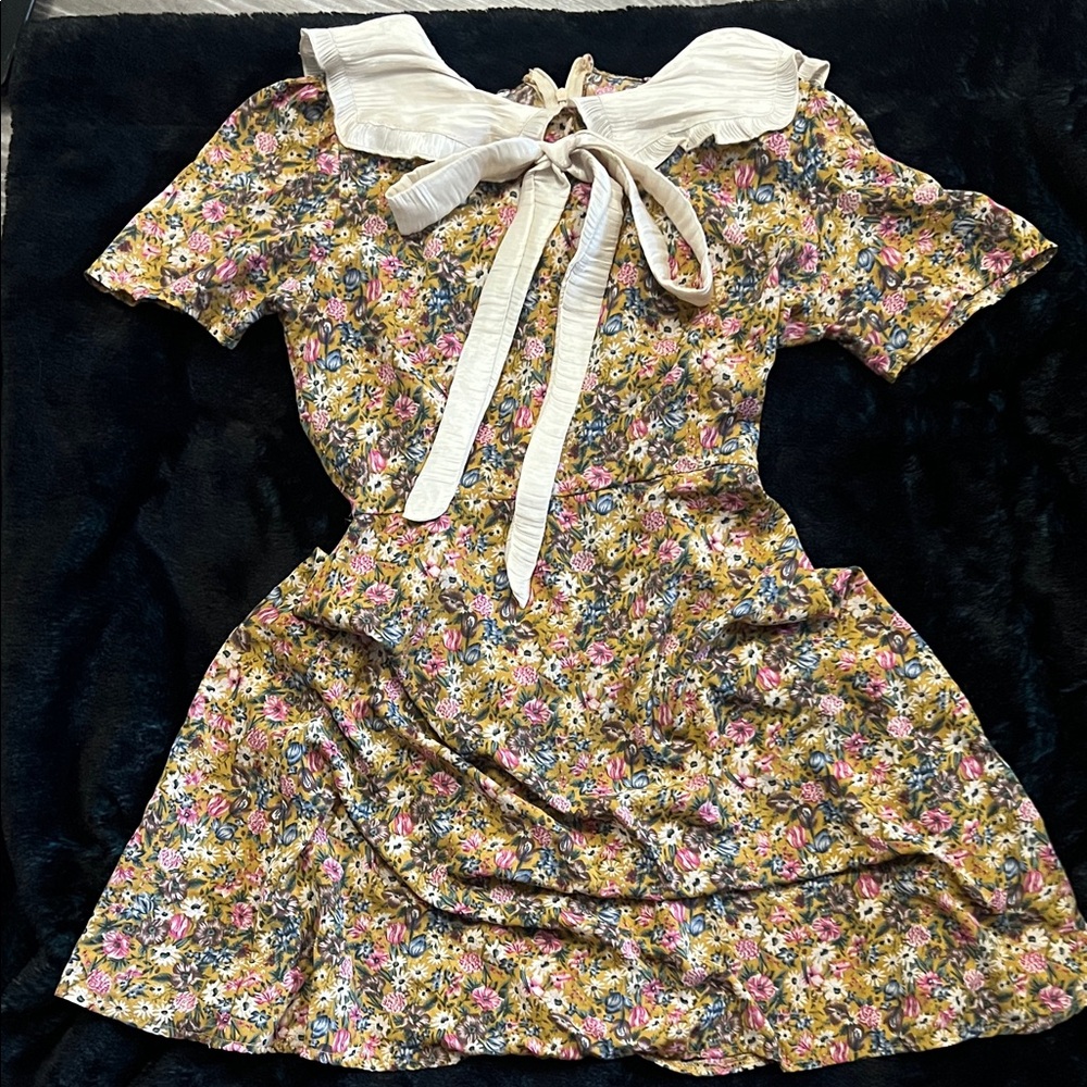 Charming Floral Midi Dress with Bow Detail